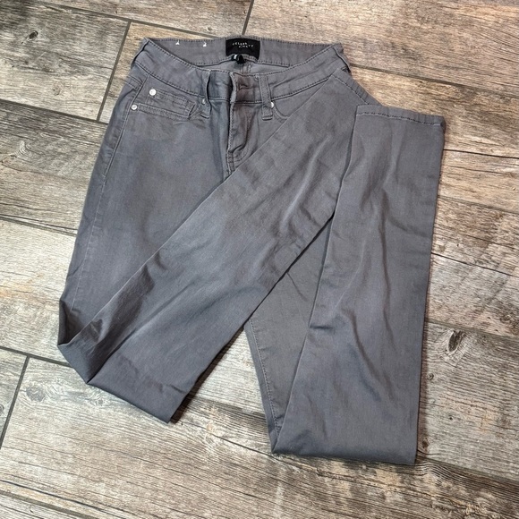 Jeans​ - Picture 4 of 7